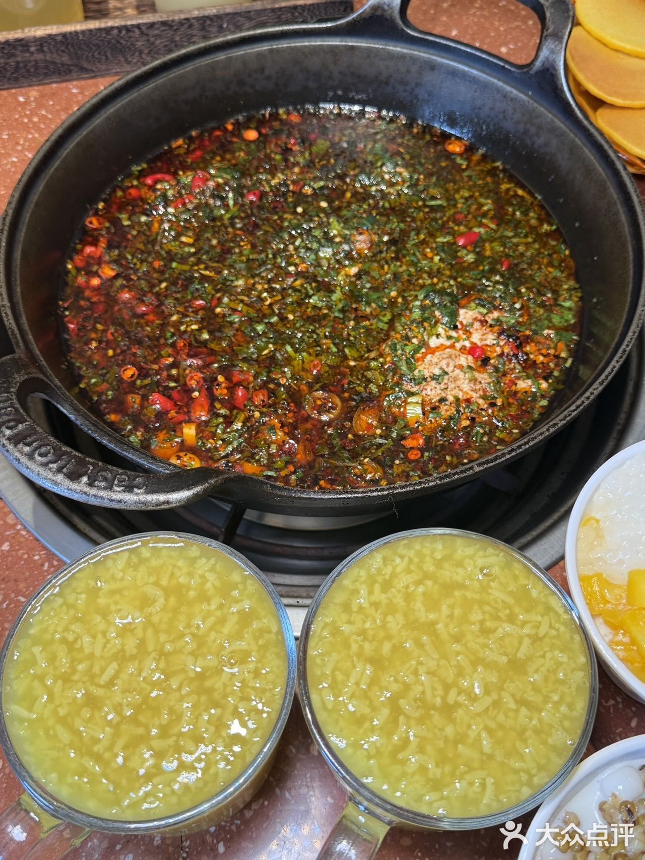 昆明翠湖附近！！果然好吃的都藏的深[流泪]