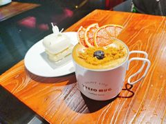 椰子杏桃慕斯-BLAQ咖啡(骏豪店)