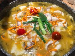 -山城外·非遗酸菜鱼(新都汇融店)
