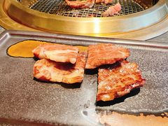 -铭牛烧肉·和牛海鲜自助(高新月牙湖店)