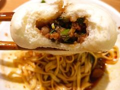 -李与白包子铺(桐梓林店)