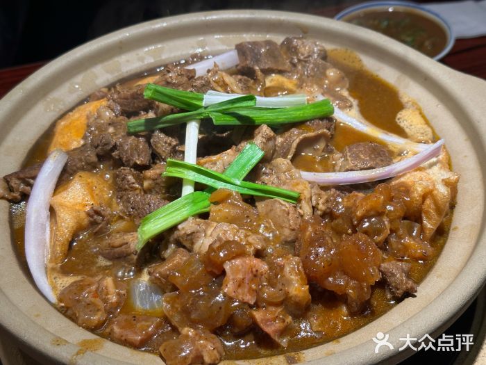 沙胆彪炭炉牛杂煲(上海日月光广场店)图片