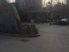 -河北医科大学第一医院-停车场