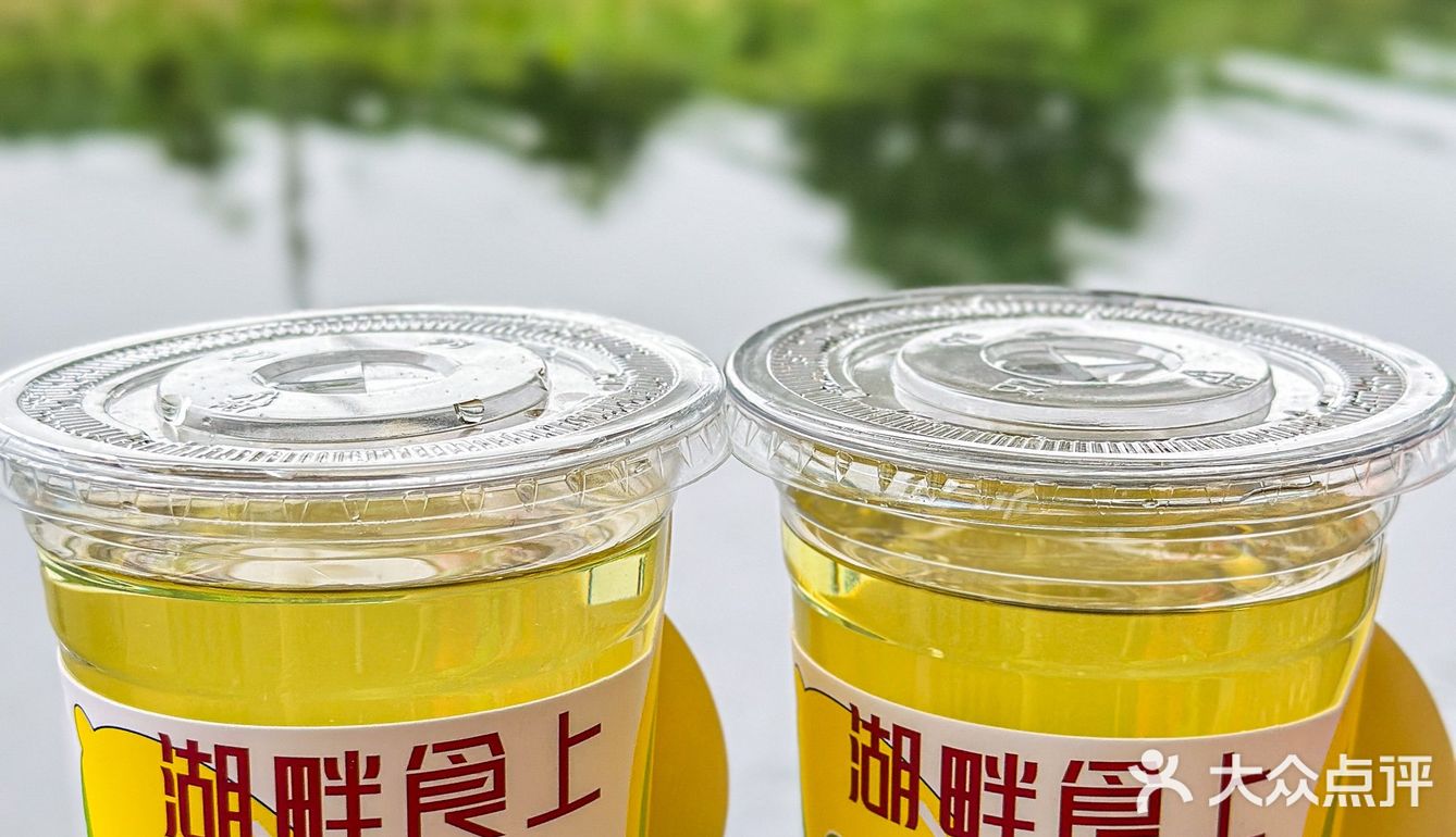 坐在湖边吃大闸蟹🦀️还得是阳澄湖啊