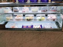 面包甜点陈列柜-哈根达斯(济南万象城店)