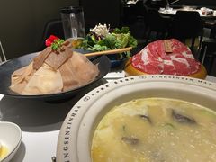 -领鲜天下·焗海鲜·花胶鸡(天目里店)