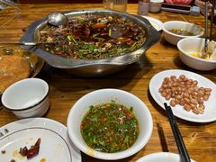 -乡土特色.冷锅鱼.牦牛肉汤锅