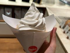 -VERIE BAKEHOUSE