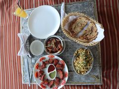 -Lake Shore Hotel & Restaurant