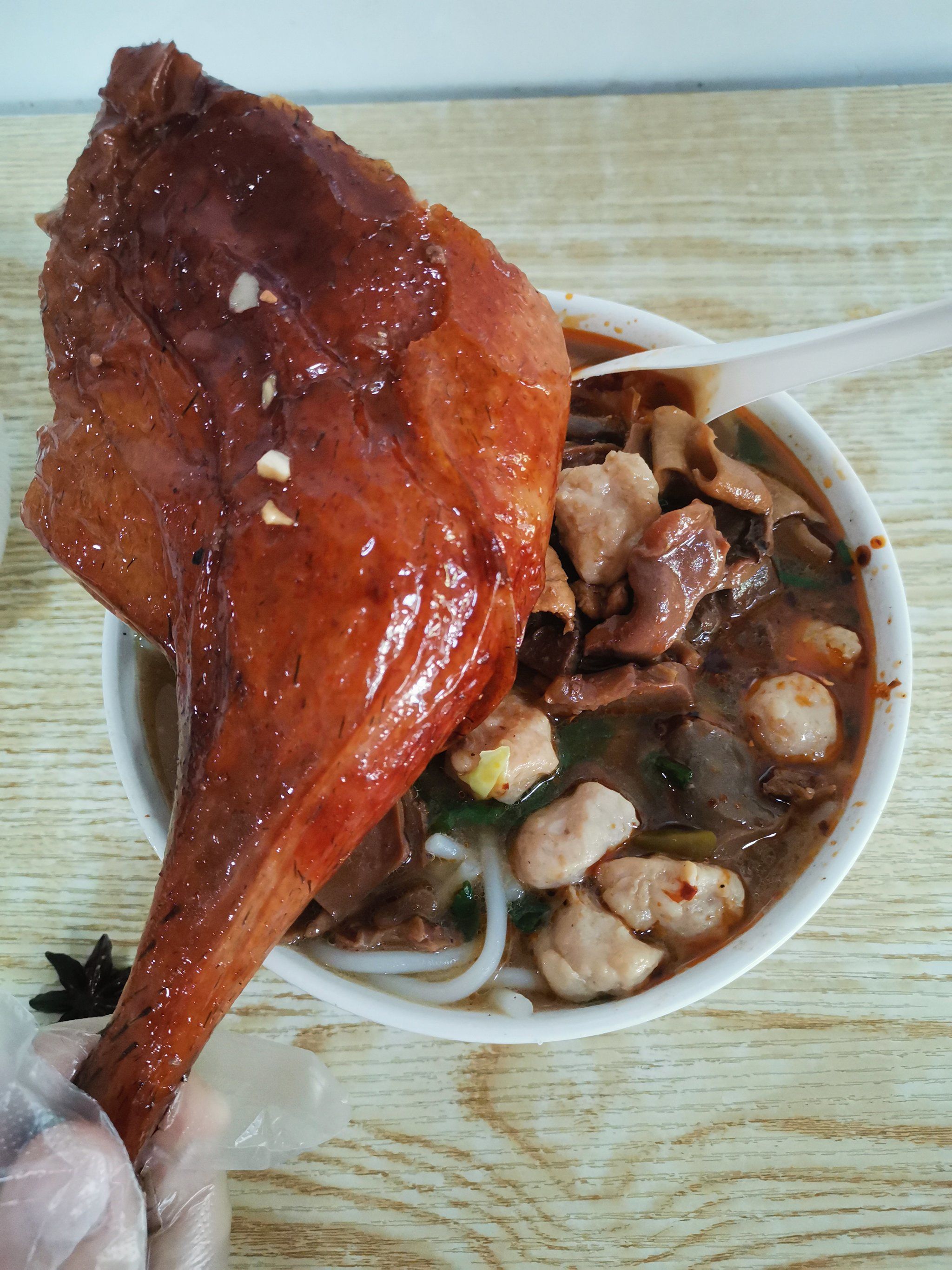 寻味东莞|大岭山的牛魔王烧鹅