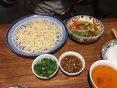 手搓拉条子-纳瓦新疆菜(银都店)