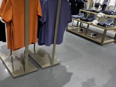 -URBAN REVIVO(济南领秀城贵和购物中心店)