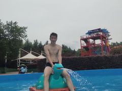 -汤山欢乐雪世界