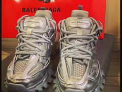 -BALENCIAGA(恒隆广场店)