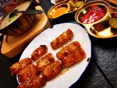 -何妹湿辣牛肉·粤式烧烤砂煲(桂雅路店)