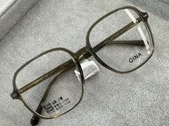 -无奔眼镜·蔡司·依视路授权店(朝阳大悦城店)