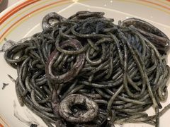 威尼斯风味墨鱼汁意面-萨莉亚意式餐厅(杭州滨江天街店)