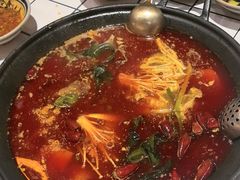 -旧街市鲜货老火锅(大光路店)