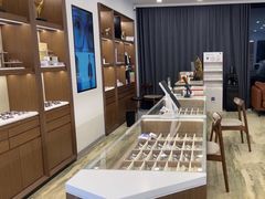 -三目眼镜·蔡司视觉合作店(青浦宝龙店)
