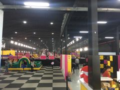 -嘿哟动霸CHUA·新潮玩运动娱乐中心·蹦床滑冰团建乐园
