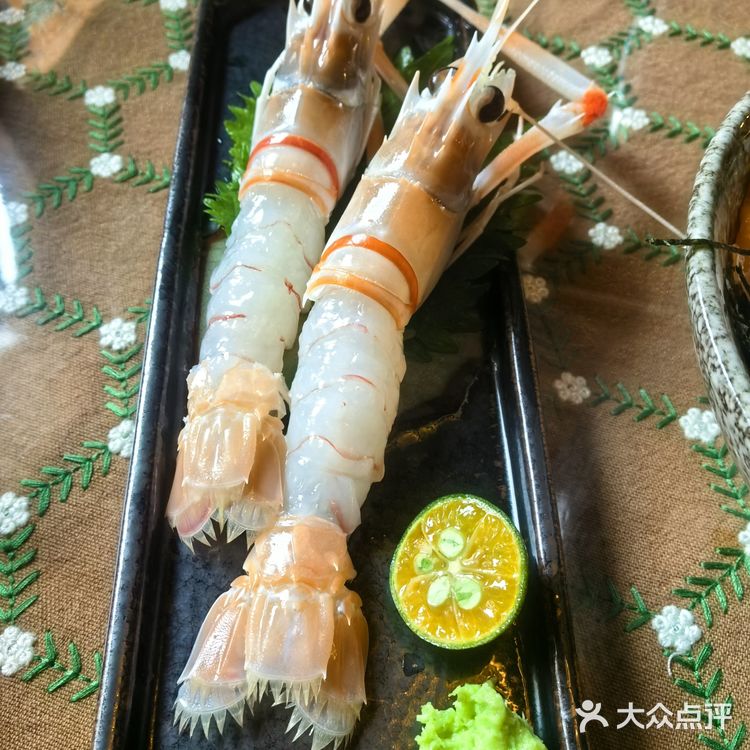 阿水的生鱼饭旗舰店是一家专注于生鱼饭的日料小店