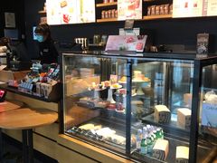 面包甜点陈列柜-星巴克臻选(郑州中原万达店)
