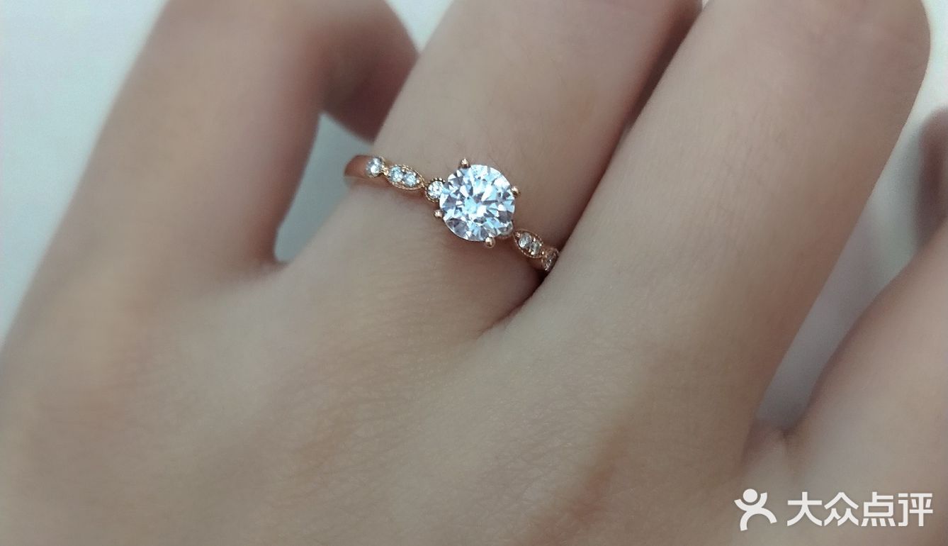 根据手型买到的钻戒，真的深入我心💘