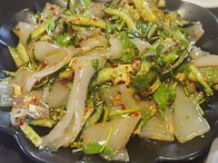 -果松木炭酸菜铜火锅·外婆参鸡汤