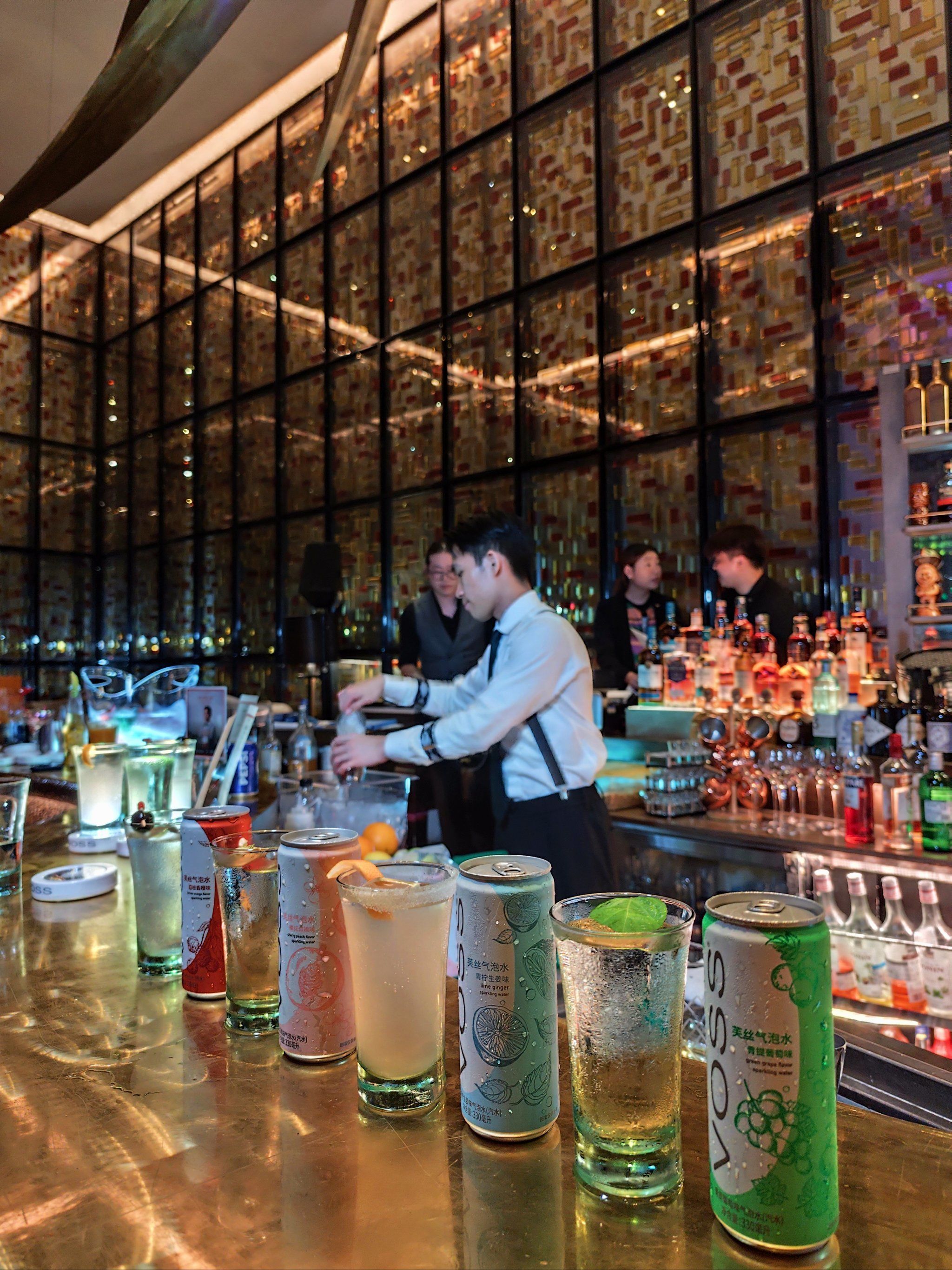 亚洲五十佳酒吧首席调酒师摇曳生姿的鸡尾酒