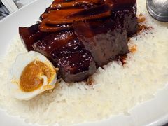 咸蛋茨菰红烧肉-屋里厢上海菜馆