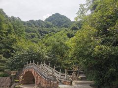 -沣峪森林公园龙潭戏水景区