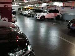 -百联西郊购物中心·停车场