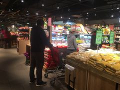 -中百仓储超市有限公司(越秀星汇维港店)