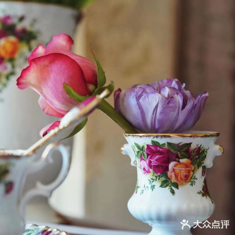 一定是忘记了，花。阿尔伯特的杯型是我永远喜欢的