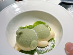 小猪冰淇淋-春树下·树屋花房西餐厅(罍街AS1980店)