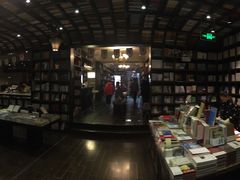 -钟书阁(松江泰晤士小镇店)