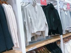 -优衣库(上海正大广场店)