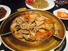 -猪啊牛呀羊啊铜盘烤肉(正大广场店)