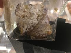 杏仁羊角-上海半岛酒店·半岛精品店
