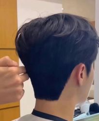 -一家只做男发烫染的店