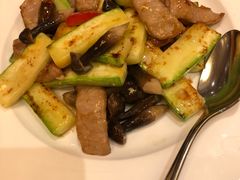 翠玉瓜野菌炒爽肉-利苑酒家(合景国际金融广场店)