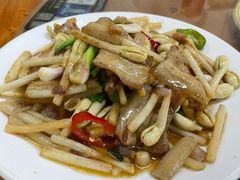花生芽炒五花肉-大地土窑菜馆·特色罗浮农家菜(罗浮山景区店)
