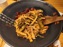 -风光老灶麻辣香锅(大成路翠微百货店)