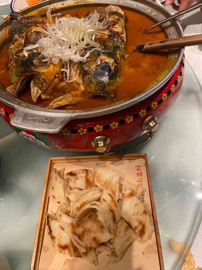孙掌勺鱼头泡饼(怀特店)-"生日和朋友一起聚餐,店家给布置的环境非常.