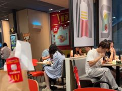 -麦当劳(轻轨曹杨路店)