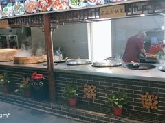 自助取餐区-红色根据地文化主题酒店(太湖街店)