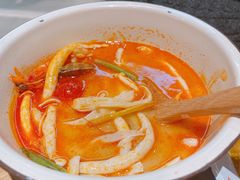 泰式传统冬阴功汤-迷你椰·泰式大排档(观前街店)