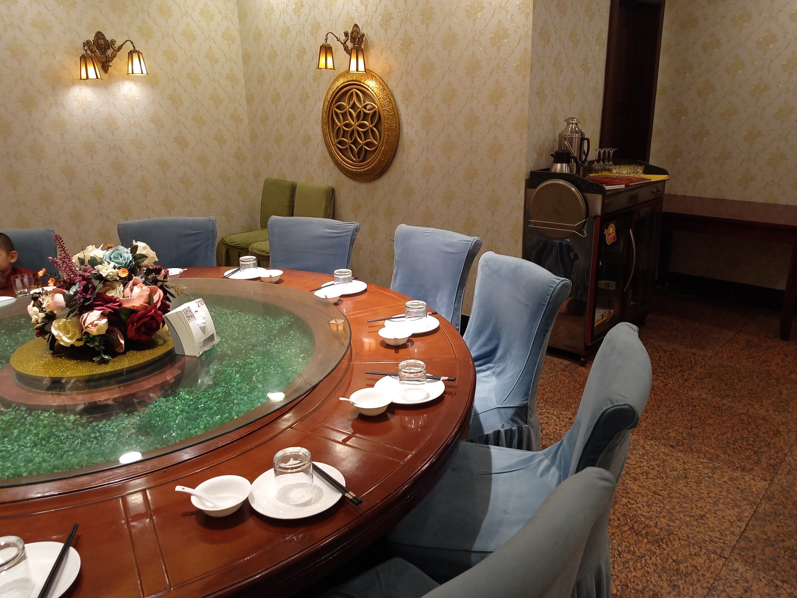 今天的包厢相当棒,干净整洁,服务周到