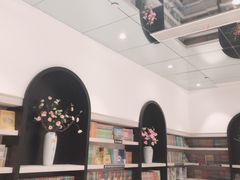 -钟书阁(群光广场店)
