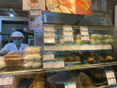 面包甜点陈列柜-白玉兰食品(汇联商厦店)